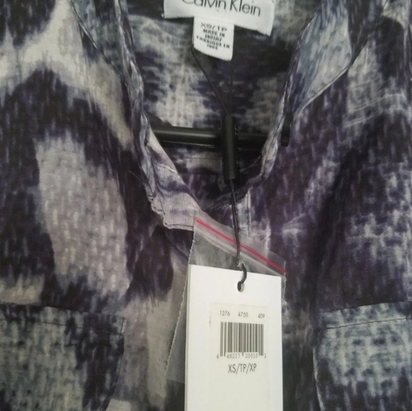 Calvin Klein animal print blouse XS - Picture 2 of 5